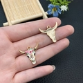 Ciondolo a testa di toro smaltato con fiori e ciondolo in metallo dorato per gioielli DIY - 20x22mm / Fiore Rosso Rosa Halloween Testa di Toro