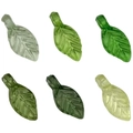 Set de seis colgantes de hojas de acrílico verde translúcido para hacer bisutería - Colección de Hojas Pequeñas (SN1119)