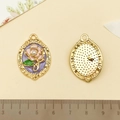 Détail du pendentif rose ovale en émail violet et échelle montrant 30mm de taille - Violet Ovale Vintage Fleur 3D (22096)