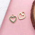 Ciondoli a cuore oro rosa con smalto verde e design strutturato per gioielli fai-da-te - Stile Cuore di Pesca Cavo (17539) / 1 Pezzo (10x12mm) / Verde