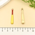Mini honkbalknuppel hangers met rood en geel emaille en vergulde metalen achterzijde - Honkbalknuppel (19634) / 35x6mm / Geel Emaille