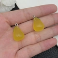 Pendentif poire jaune en résine avec anneau argenté pour porte-clés et bijoux DIY - Style Poire en Résine Jaune (19703)
