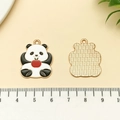Pendentif panda en métal avec motif pomme vues avant et arrière pour bijoux DIY - Panda Pomme Rouge en Émail Blanc (21686)