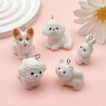 Set de 5 bonitos dijes de animales flocados blancos con aros para joyería de bricolaje - Juego de Animales Gato Perro Conejo (SN1198)