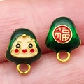 Ciondolo Zongzi in smalto verde con carattere 'Fu' dorato per gioielli DIY - Involtino di Riso Smiley Dritto Appeso Medio (22617)