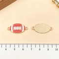 Gouden American football hangers met emaille voor DIY sieraden maken en sleutelhanger decor - Football (21731) / 26x12mm / Rood Emaille