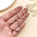 Colgantes de corazón huecos en metal plateado para creación de joyas DIY y artesanía - Bisel de Marco de Corazón (10478)