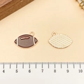 Bruine American football legering hanger met gouden details voor DIY sieraden maken - Football (21740) / 20x14mm / Donkerbruin Email