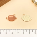DIY American football bedeltje in bruin emaille met gouden afwerking voor sieraden maken - Football (21741) / 20x14mm / Lichtbruin Email