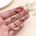 Colgante de luna creciente de plata para joyería de resina DIY sostenido en la mano - Bisel de Marco de Luna (10479)