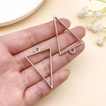 Colgantes triangulares de plata para bisutería hechos de aleación con aros de unión - Bisel de Marco Triangular (10480)