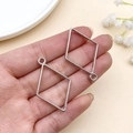 Colgantes de rombo geométrico plateado para joyería DIY exhibición de mano - Bisel de Marco de Rombo (10481)