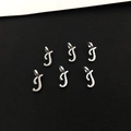 Set mit sechs silbernen Legierungsbuchstaben J Anhängern für DIY-Schmuckherstellung - Buchstabe T