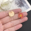 Daisy alloy charm with red enamel front and golden engraved back for DIY jewelry making - Red Enamel Single Faced Sunflower (12063)
