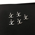 Fünf silberne Anhänger mit kursivem Buchstaben X für DIY-Schmuckherstellung - Buchstabe X