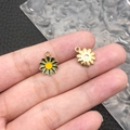 Green enamel daisy flower charms with gold plating for DIY jewelry making - Green Enamel Small Daisy Flower (11074)