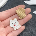 Dettaglio di ciondoli a cucciolo bianco smaltato per gioielli DIY e collane - Stile Samoiedo Bianco (23299)
