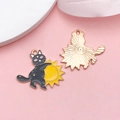 Pendentif chat noir émaillé avec soleil et dos en métal doré pour bijoux DIY - Chat Noir avec Soleil (18122)