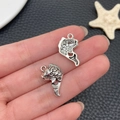 Pendentif poisson en argent antique pour bijoux DIY avec détails d'écailles réalistes - Carpe Koi Marine (22302)