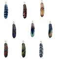 Set di 9 ciondoli a forma di piuma colorati con ganci metallici per creare gioielli - Collezione Piume Dipinte a Motivi Multipli