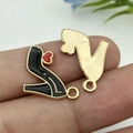 DIY charm featuring black enamel high heel shoes with red heart and gold-tone finish - Black Dripping Oil Zinc Alloy High Heel Shoe (Small) / 14x16