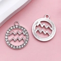 Pendenti zodiaco Acquario in argento con strass e design traforato per gioielli DIY - Acquario