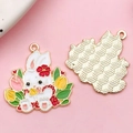 Pendentif lapin et tulipe en alliage avec dos doré texturé pour bijoux DIY - Lapin Tulipe en Émail (18549)