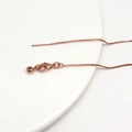 Dettaglio catena veneziana oro rosa con chiusura a moschettone e perno ad ago per DIY - Stile Catena a Scatola Universale Oro Rosa