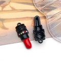 Colgante de aleación con forma de labial, esmalte negro y cristales de colores para DIY - Lápiz Labial de Esmalte Negro y Rojo con Strass (12361) / 10x25mm