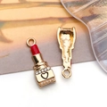 Colgantes de pintalabios DIY con esmalte rojo y cristales para hacer bisutería - Lápiz Labial Esmaltado Oro con Strass (12287) / 8x22mm