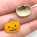 Pendentif citrouille d'Halloween en émail orange avec détails dorés au dos - Citrouille Ronde Jaune (14004)
