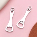 Zwei silberne Flaschenöffner-Anhänger aus Legierung mit Katzenohr-Silhouette für DIY - Antiksilber Zinklegierung Flaschenöffner (11228)