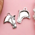 Pendentifs cheval en alliage argenté rétro avec détails en relief pour bijoux DIY - Pendentif Tête de Cheval (11247)