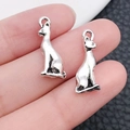 Antik-silberne Katzen-Anhänger aus Metall für DIY-Schmuck und Halsketten-Anhänger - Sitzende Katze (10352)