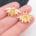 Zwei vergoldete Bienenanhänger mit detaillierten Flügeln für DIY-Schmuckherstellung - Bee Style A (18333) / Gold