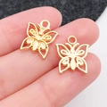 Zwei goldene Schmetterlingsanhänger aus Legierung mit Hohldesign für DIY-Schmuck - Schmetterlingsstil E (20133) / Gold
