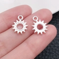 Pendentifs soleil en argent pour bijoux DIY avec finitions lisses et texturées - Pendentif Rayon de Soleil Argent Brillant (20854)