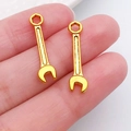 Deux breloques miniatures dorées en forme de clé pour la fabrication de bijoux DIY - Clé Outil Or Antique (20391)