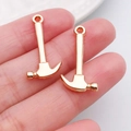 Roségoldene Hammer-Anhänger für DIY-Schmuck mit polierter Oberfläche und Aufhängeschlaufe - Werkzeughammer (20422)