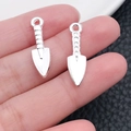 Pendentif pelle en argent avec manche texturé pour la création de bijoux DIY et artisanat - Pelle à Outils (20405)