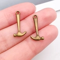 Paar antike Bronze-Hammeranhänger für DIY-Schmuck und Schlüsselanhängerzubehör - Hammer Stil (20436)