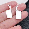 Mini pendentif couperet en alliage argenté pour bijoux DIY sur le bout des doigts - Couteau à Outils (20408)