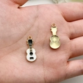 Gouden gitaarhanger van legering met emaille voor DIY sieraden maken projecten - Gitaar Stijl (19469) / 1 Stuk (23x10mm) / Wit