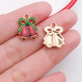 Kerstbel hanger van emaille in rood en groen voor het maken van DIY sieraden - Kerstbel