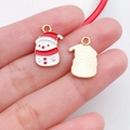 Weihnachts-Schneemann-Anhänger mit Emaille-Finish in Rot-Weiß und vergoldeter Rückseite - Schneemann