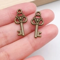 Antique bronze key pendants with heart-shaped engraving for DIY jewelry making - Medieval Vintage Heart Key (20984) / Antique Bronze