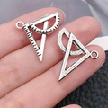 Ciondolo goniometro e righello a triangolo in lega argento antico per gioielli fai-da-te - Squadra Rapportatore (12158)