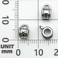 Vista macro di perline distanziatrici a stella d'argento con asole per bracciali DIY - Antique Silver Star Bail Head (21079) / 8x5 Foro 4mm