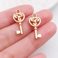 Gouden hartvormige sleutelhangers voor DIY sieraden in de hand voor de afmetingen - Hart Spiraalsleutel (20999)