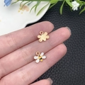 Breloques en émail abeille et tournesol pour bijoux DIY tenues sur le bout des doigts - Petite Abeille Émail Jaune (21128)